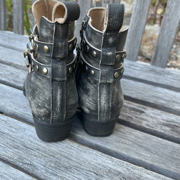 Circle G New, Never Worn, Western Style Leather Booties, Size 9.5 - Picture 3 of 12
